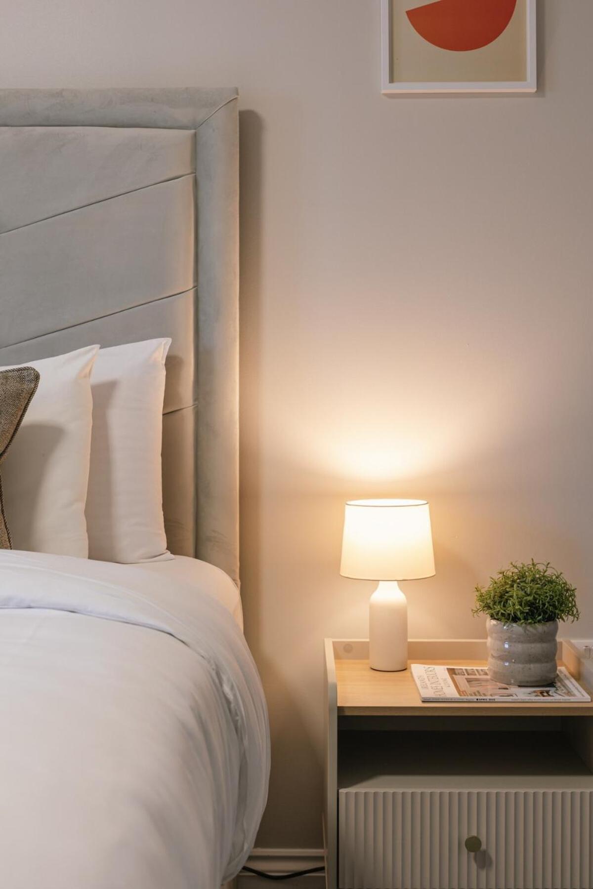 Apartment Chic 2-bed, 2 Bath In Centre Sleeps 6, Free Secure Parking Belfast