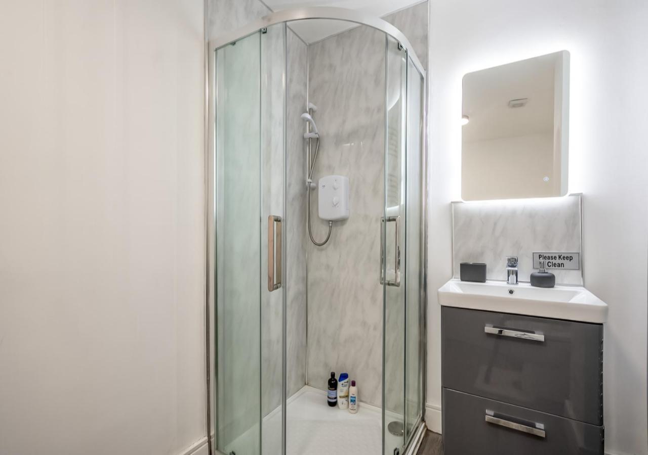 Comfort 2 Bed And Balcony Apartment