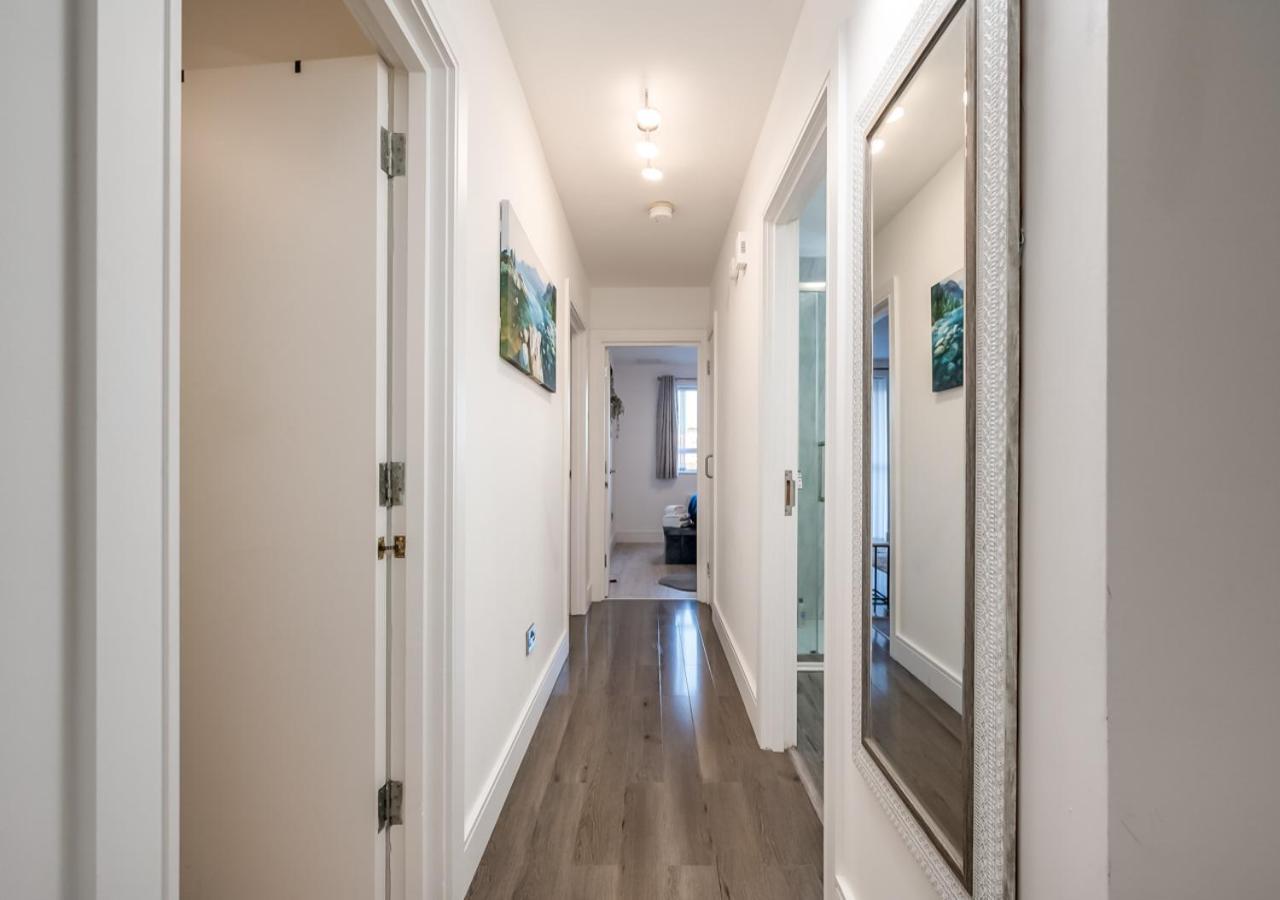 Comfort 2 Bed And Balcony Apartment *