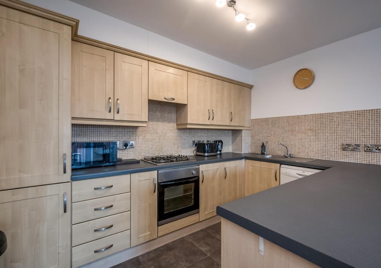 Comfort 2 Bed And Balcony Apartment