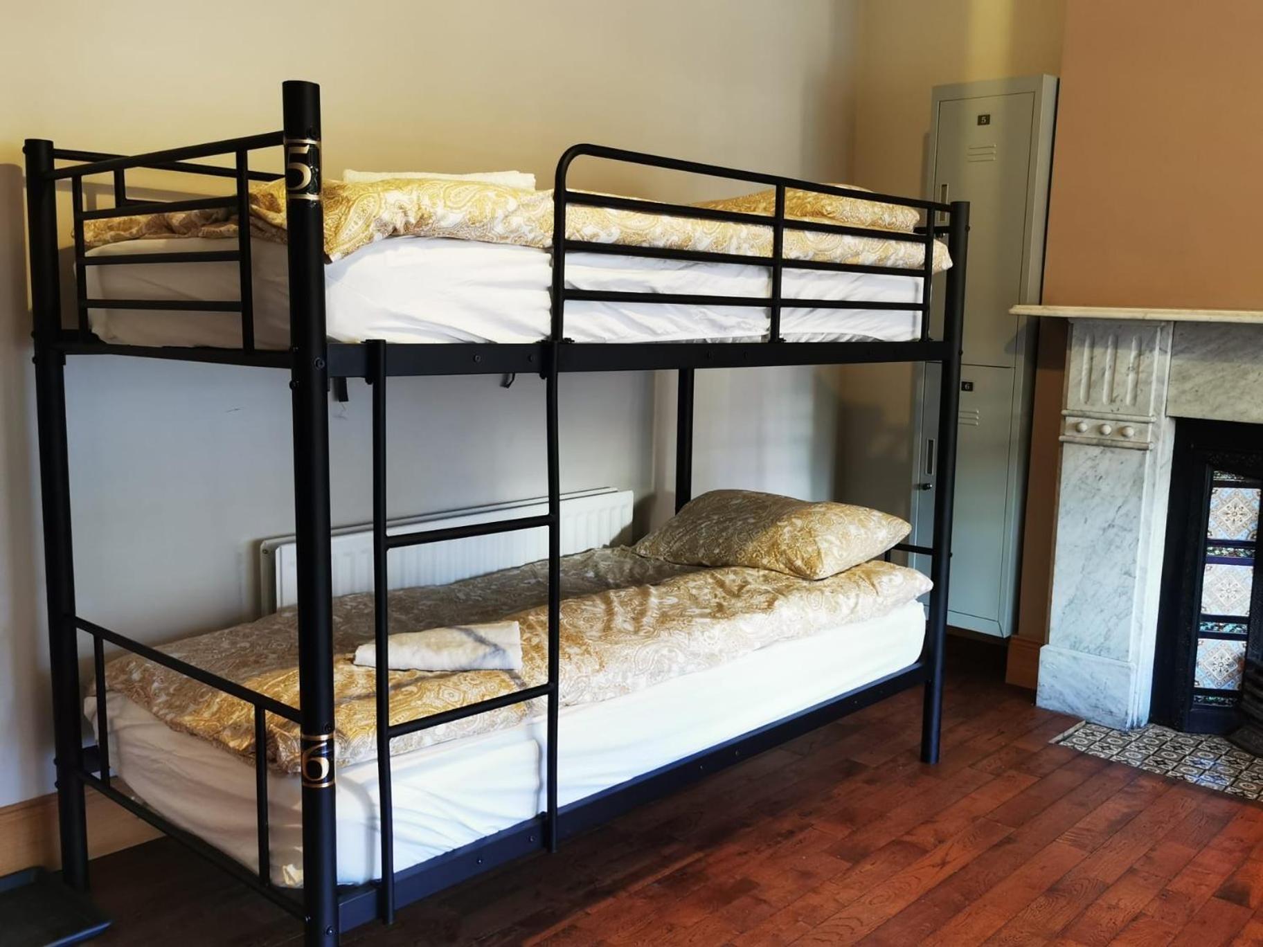 Hostel Gr8 At The Mount *