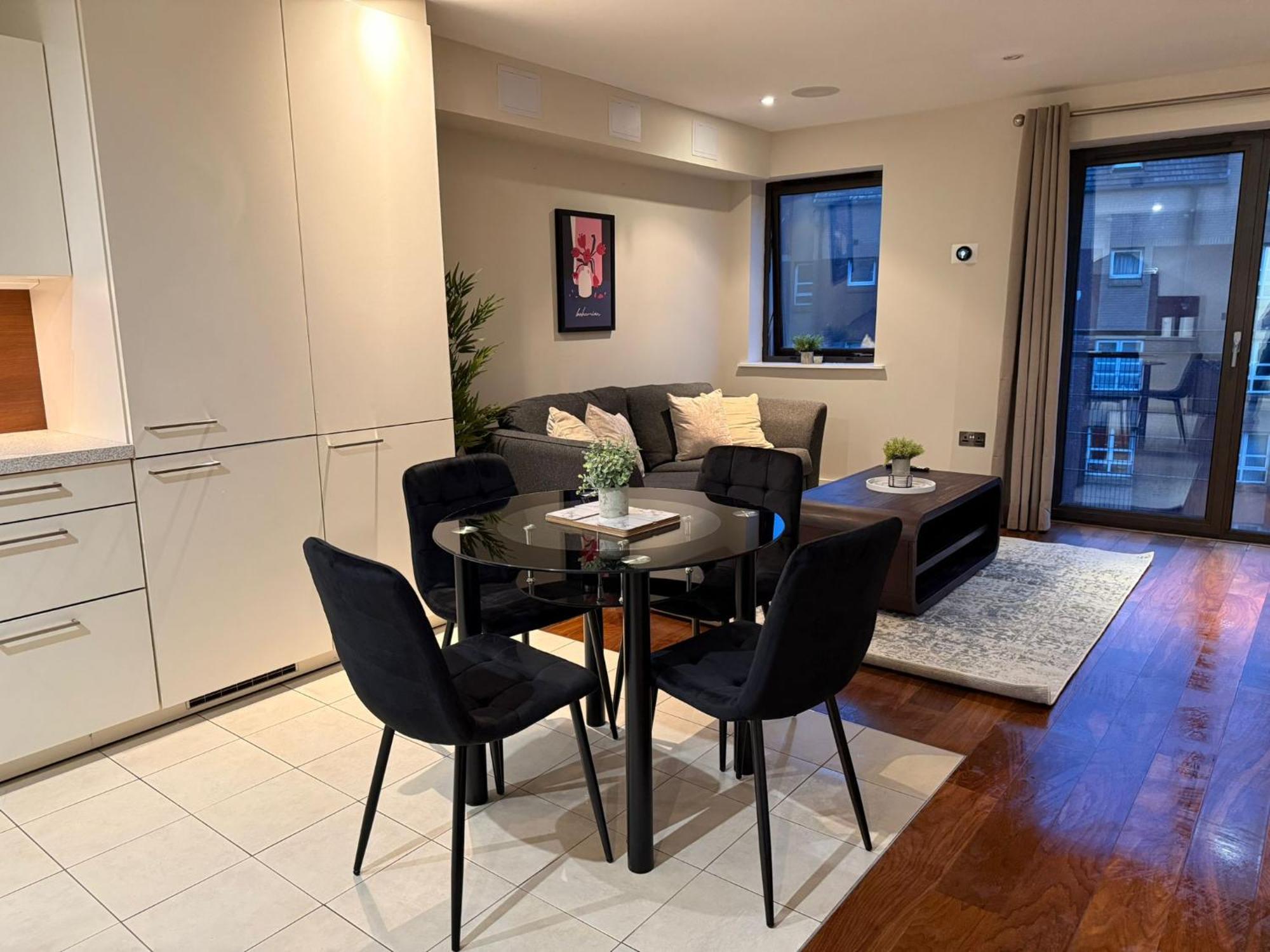 Quarters- Chs2 Apartment *