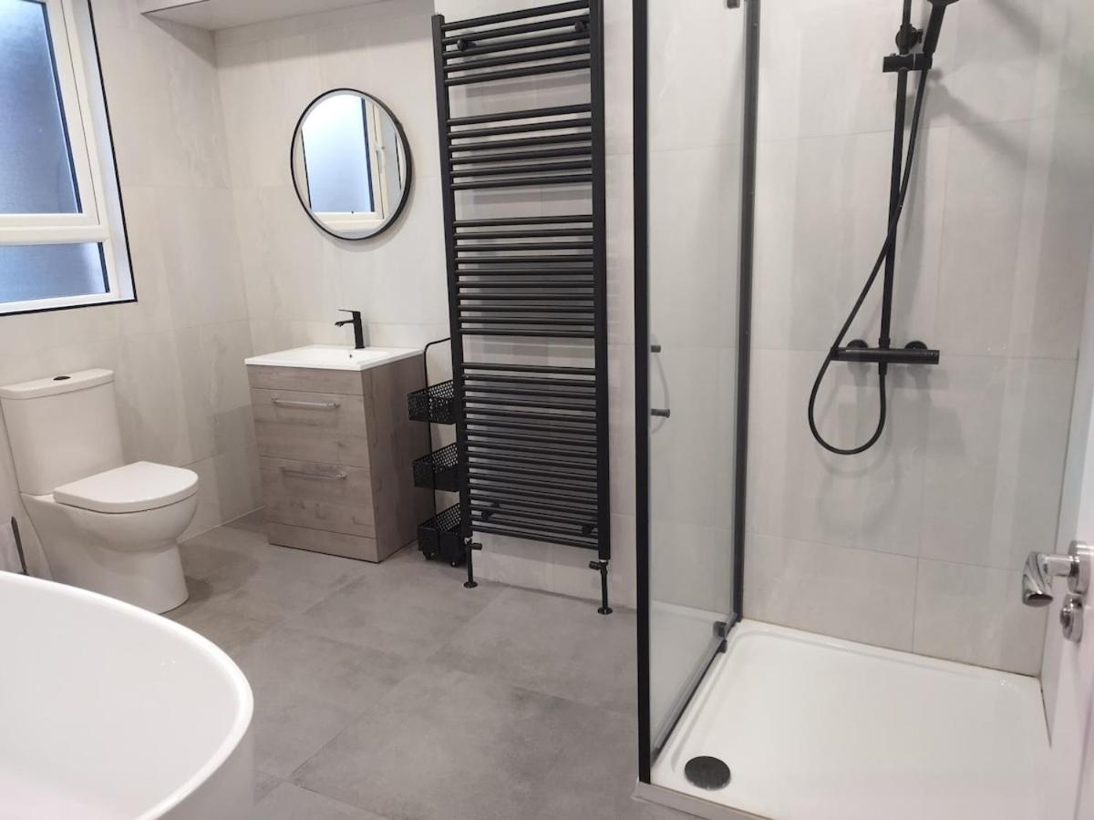 Apartment Modern House In Belfast, Street Parking, Sleeps 8 Belfast