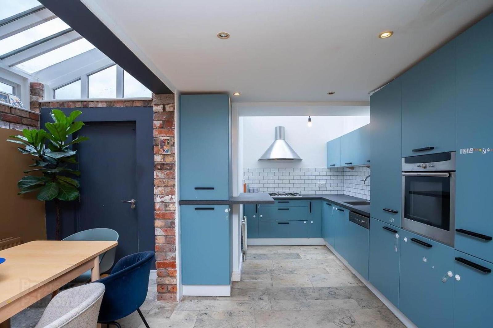Holiday home Spacious 4br Victorian W/ Outdoor Terrace Belfast