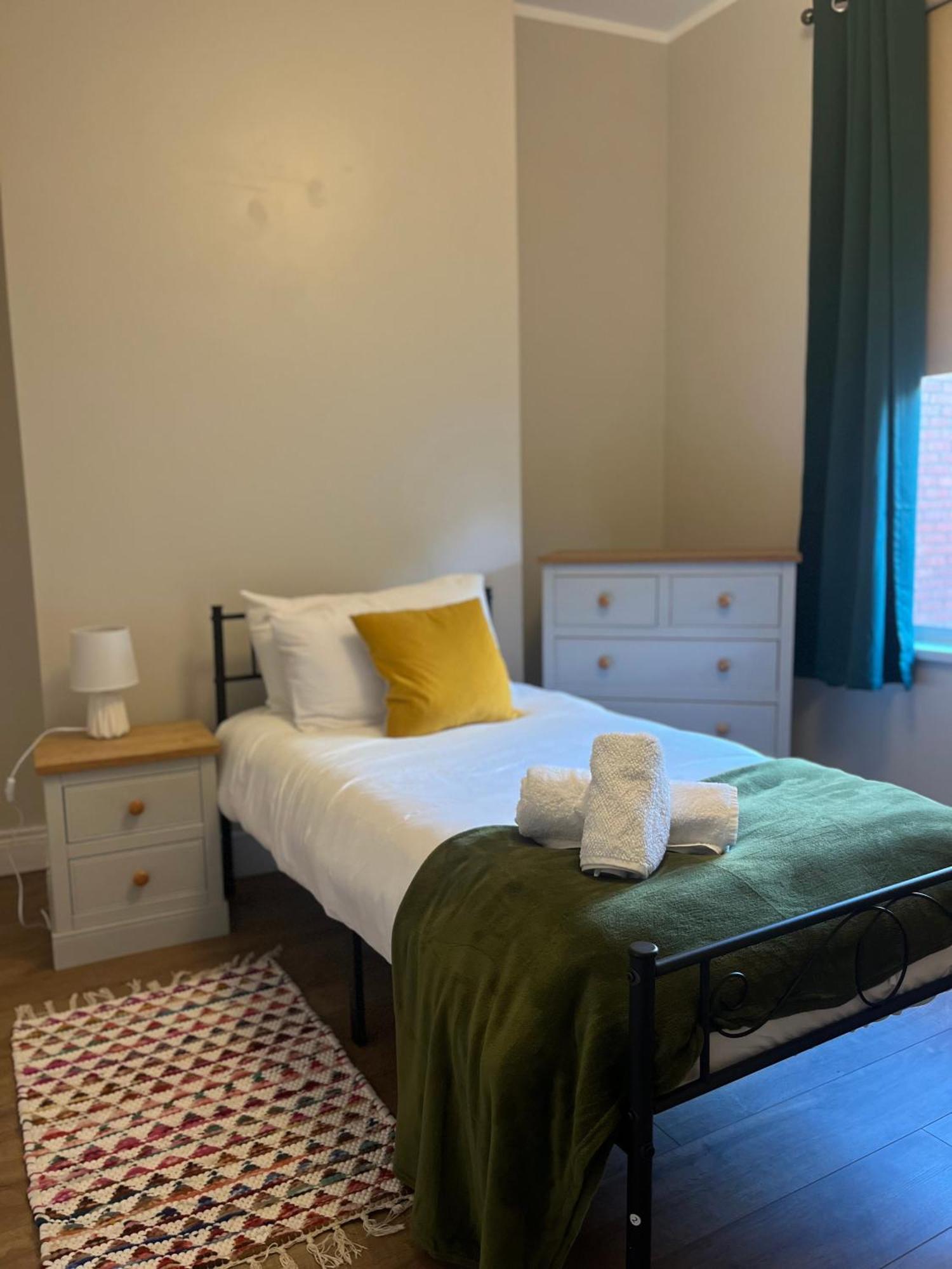 Fitzroy Avenue Accommodate Up To 5guests