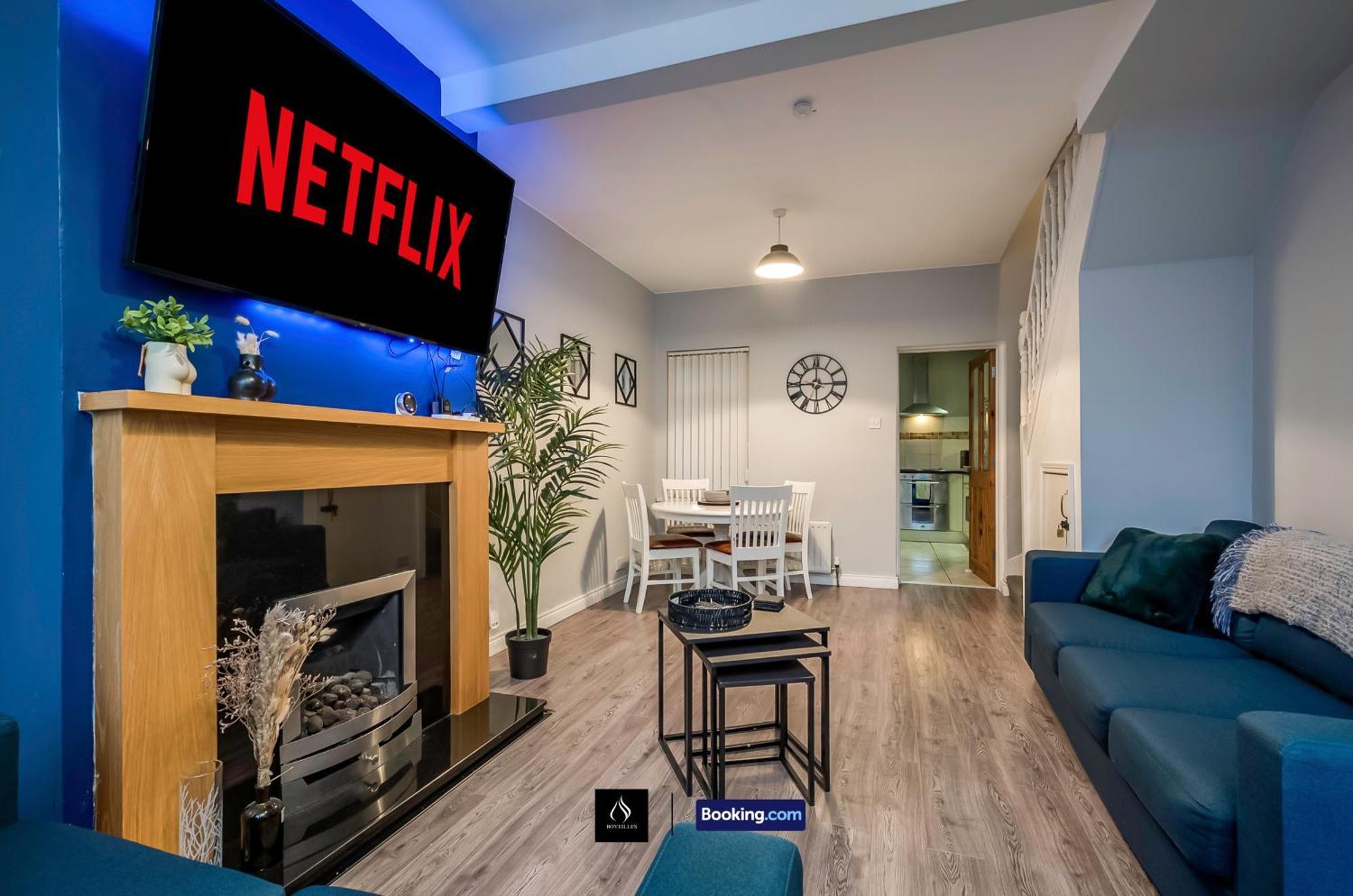 2 Bedrooms House By Boyeilles Apartments Short Lets & Serviced Accommodation Belfast With Free Wifi
