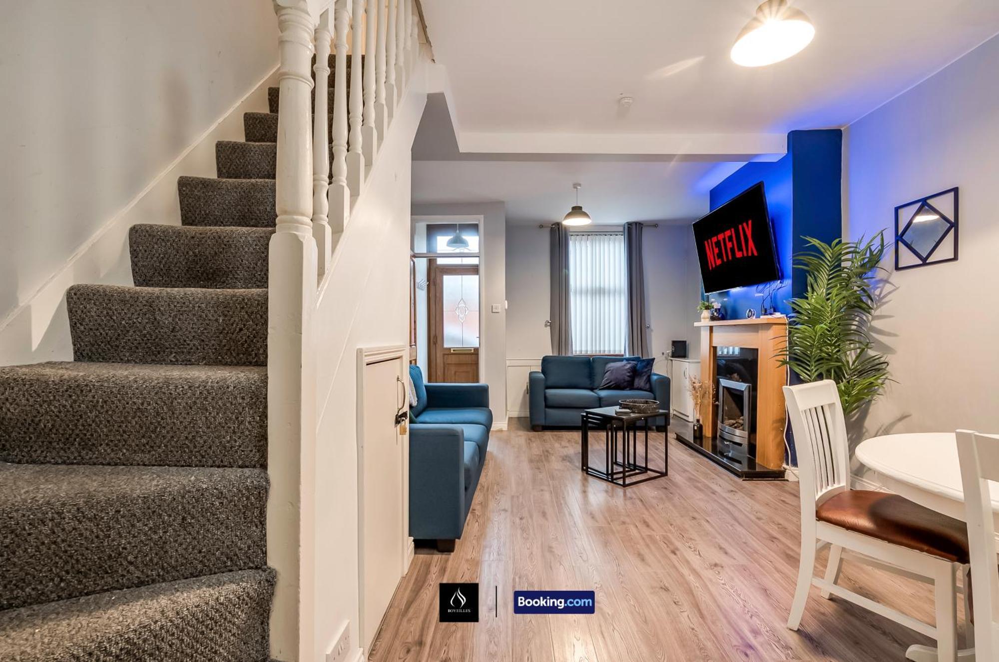 2 Bedrooms House By Boyeilles Apartments Short Lets & Serviced Accommodation Belfast With Free Wifi Holiday home *