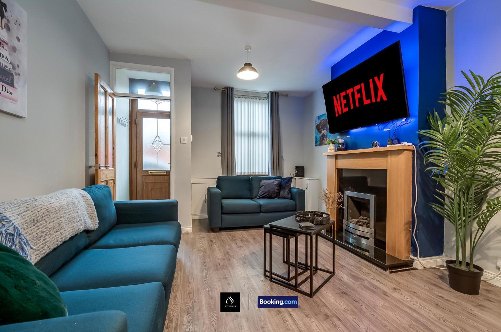 Holiday home 2 Bedrooms House By Boyeilles Apartments Short Lets & Serviced Accommodation Belfast With Free Wifi *