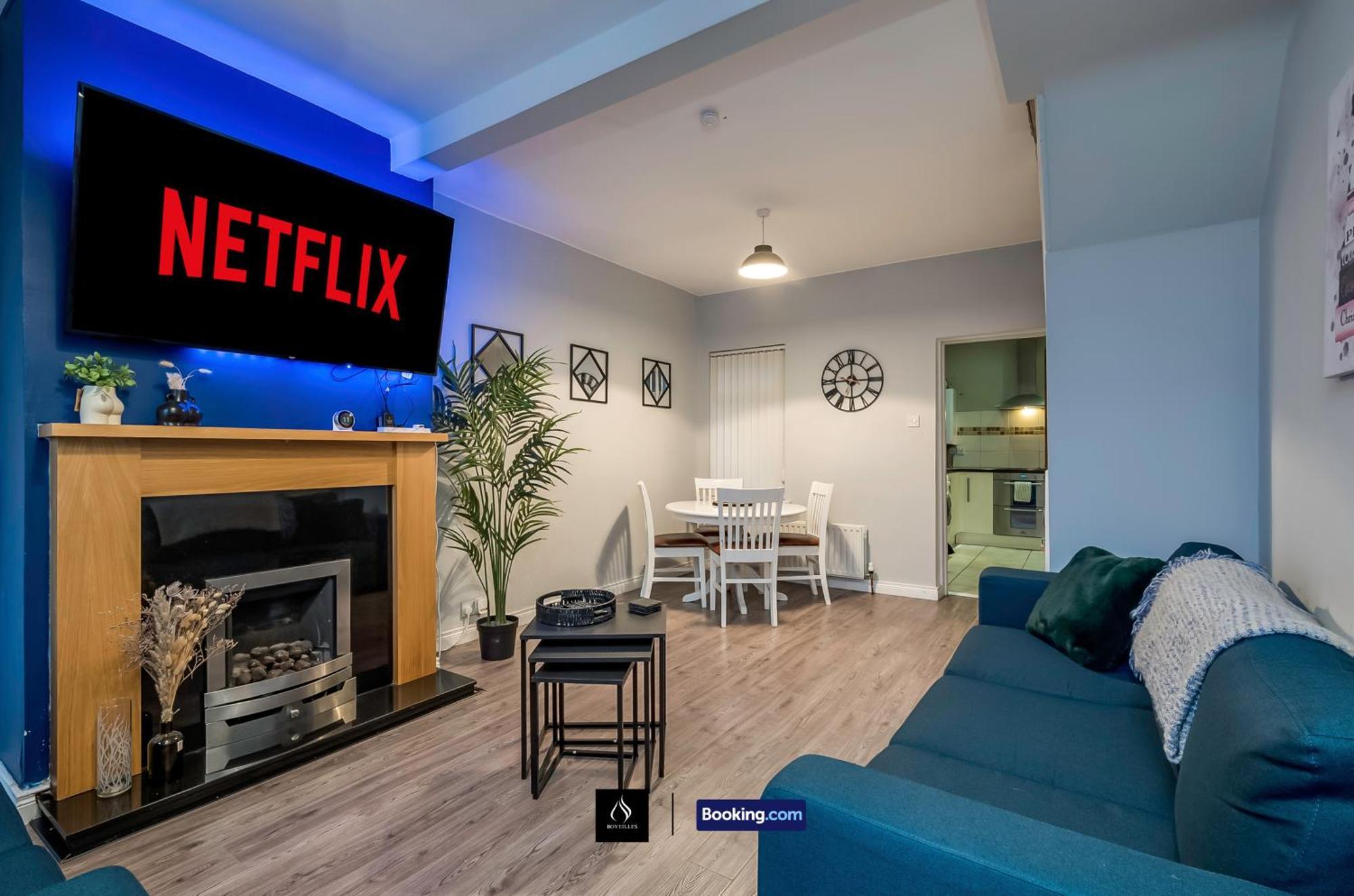 2 Bedrooms House By Boyeilles Apartments Short Lets & Serviced Accommodation Belfast With Free Wifi Holiday home Belfast