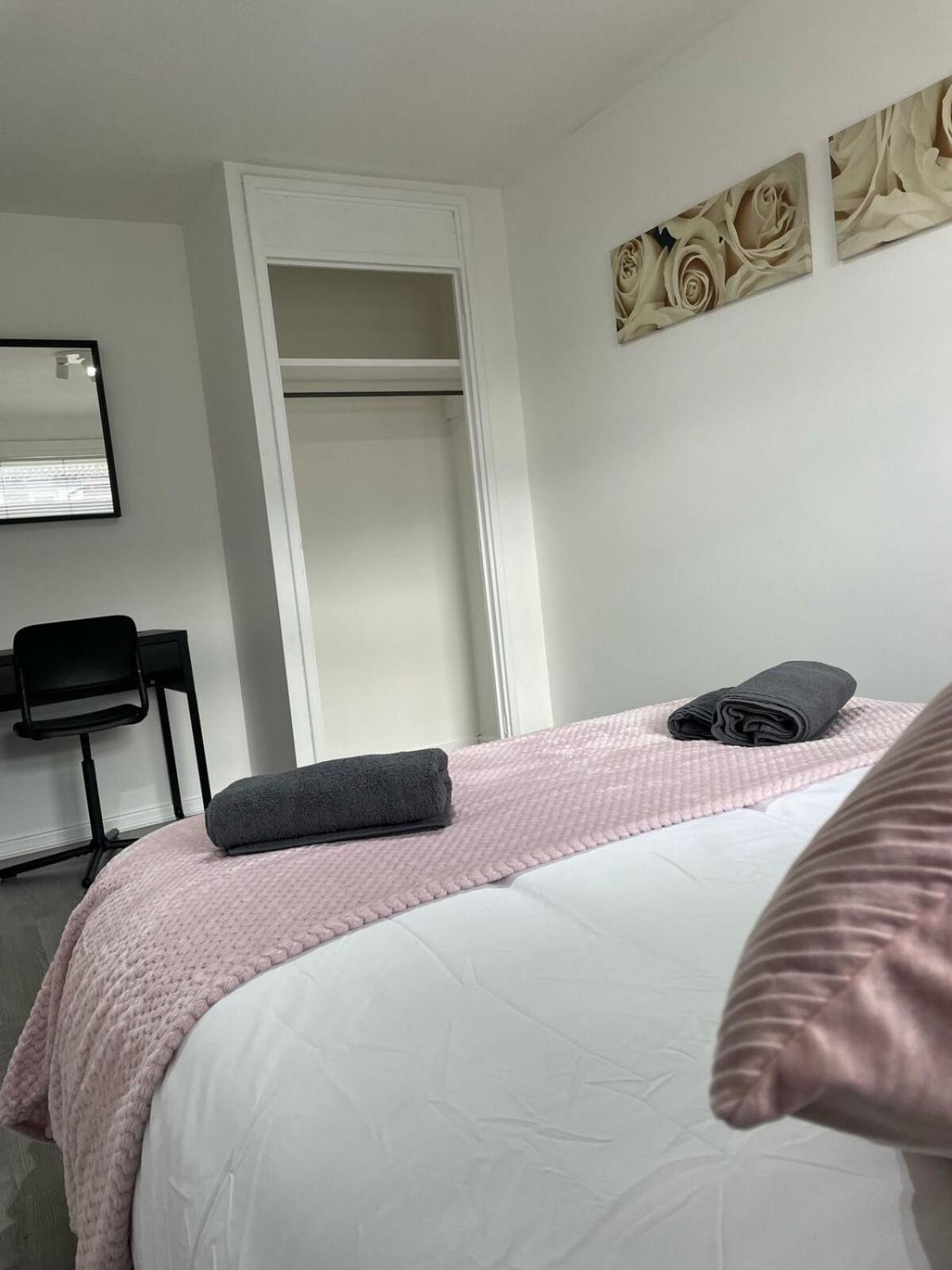 3br Spacious, Modern, Cozy Apartment *