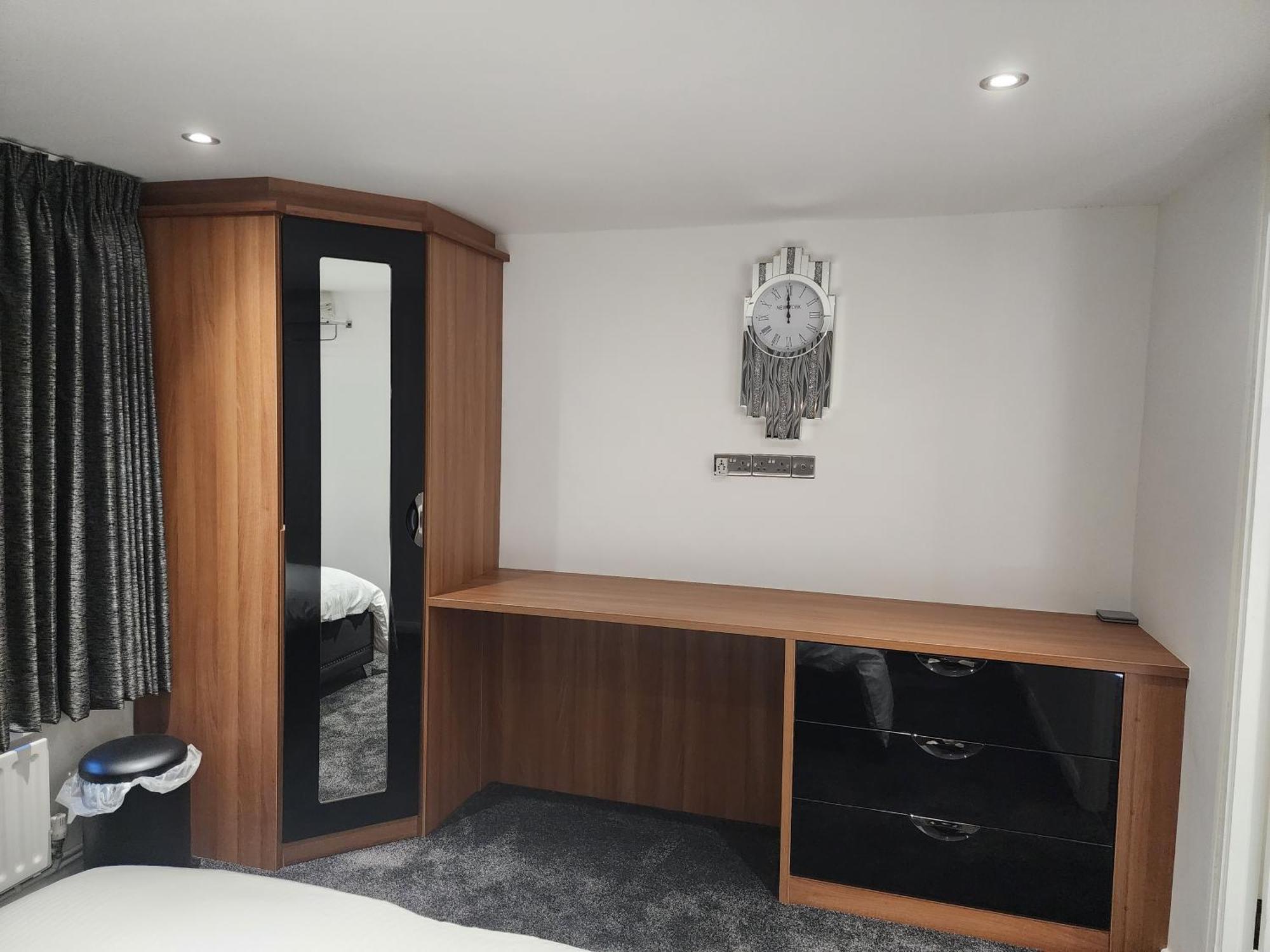Luxury Apartment *