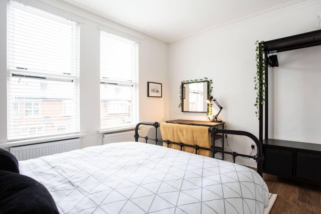 Luxurious 4-bed Townhouse In The Heart Of