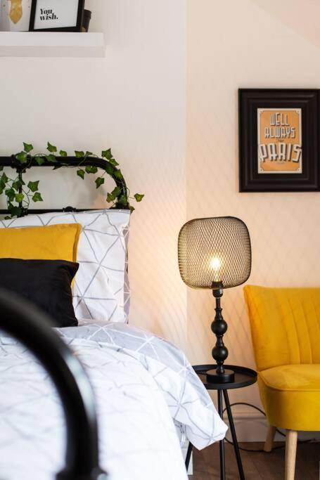 Luxurious 4-bed Townhouse In The Heart Of Holiday home Belfast