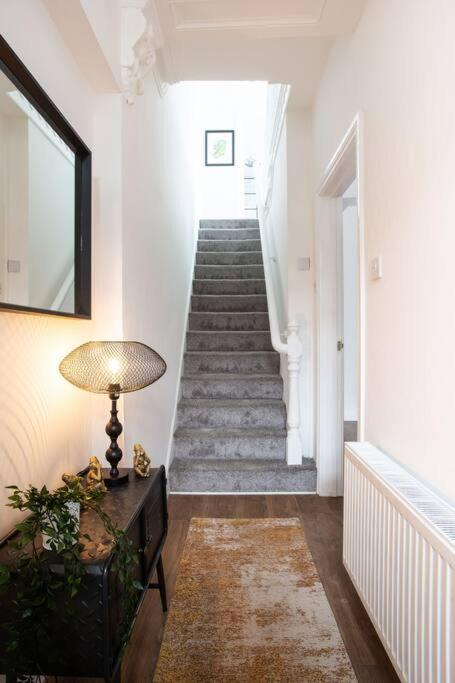 Luxurious 4-bed Townhouse In The Heart Of * Belfast