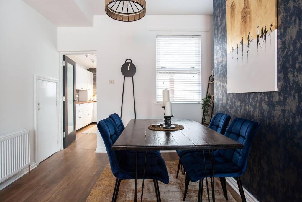 Holiday home Luxurious 4-bed Townhouse In The Heart Of *