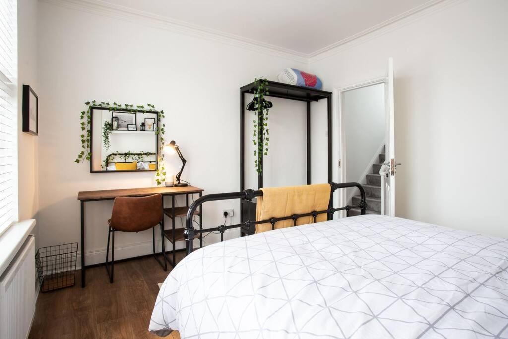 Luxurious 4-bed Townhouse In The Heart Of Holiday home