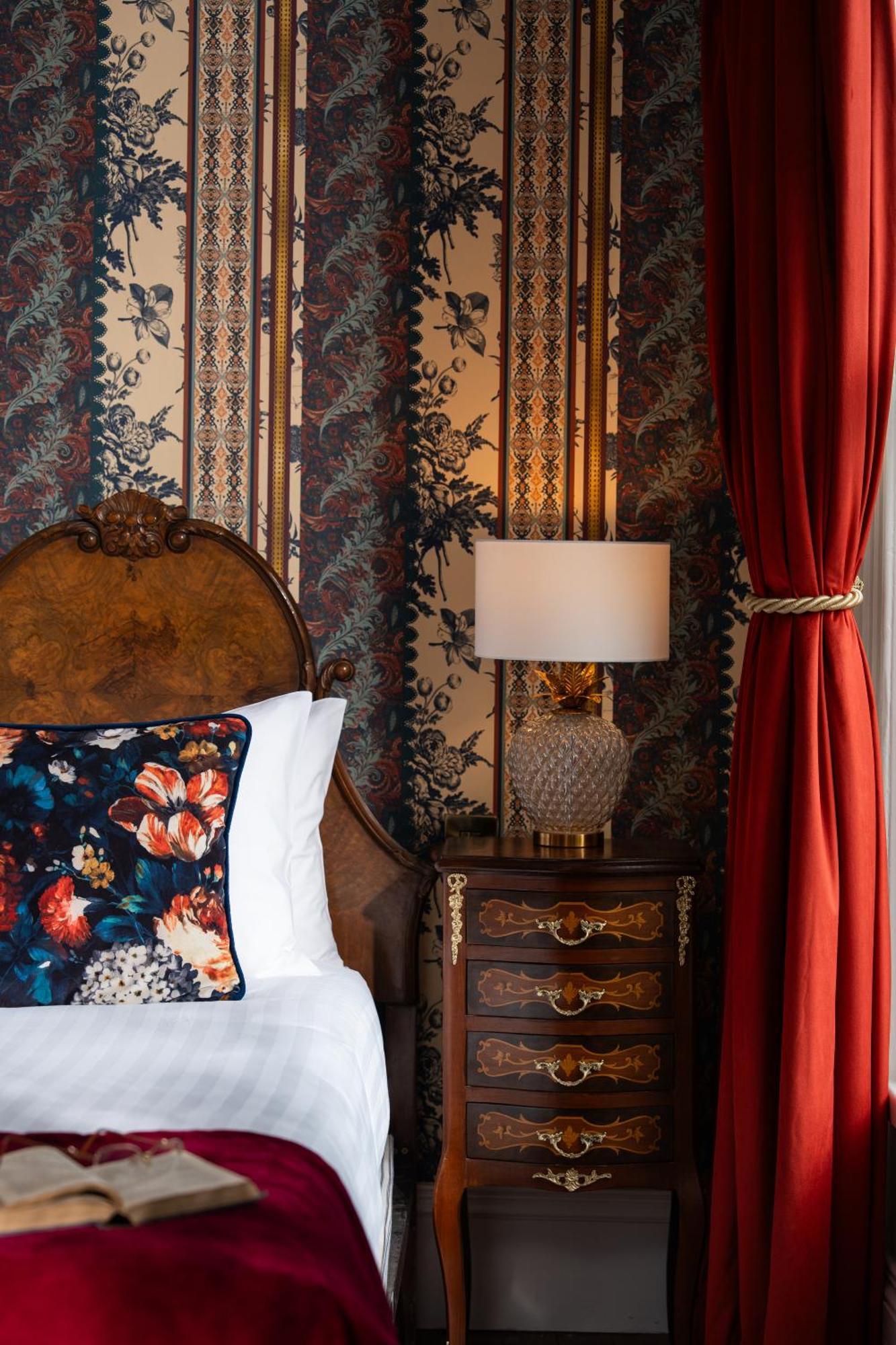 Hotel The Harrison Chambers Of Distinction *