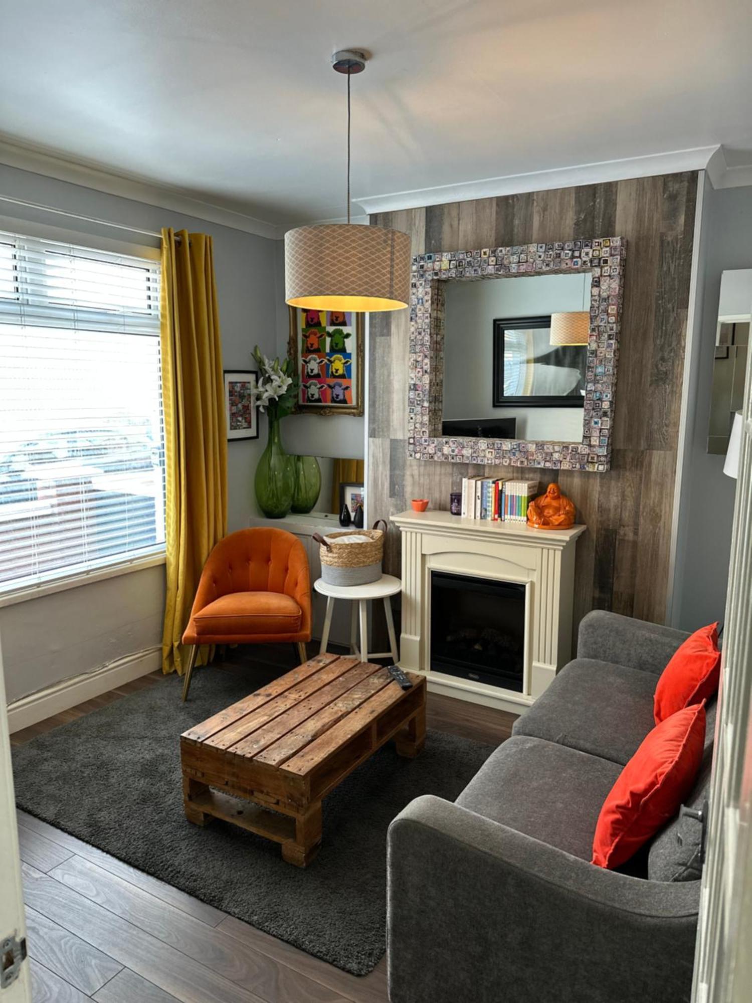 Holiday home Cosy Two Bed Terraced House 7min Drive From
