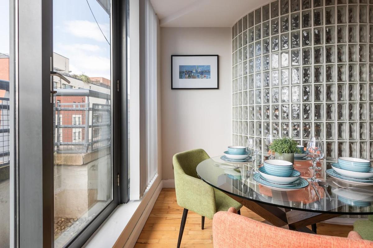 Modern 2 Bedroom, 2 Bathroom In Belfast, Sleeps 6 With Parking Included Apartment Belfast