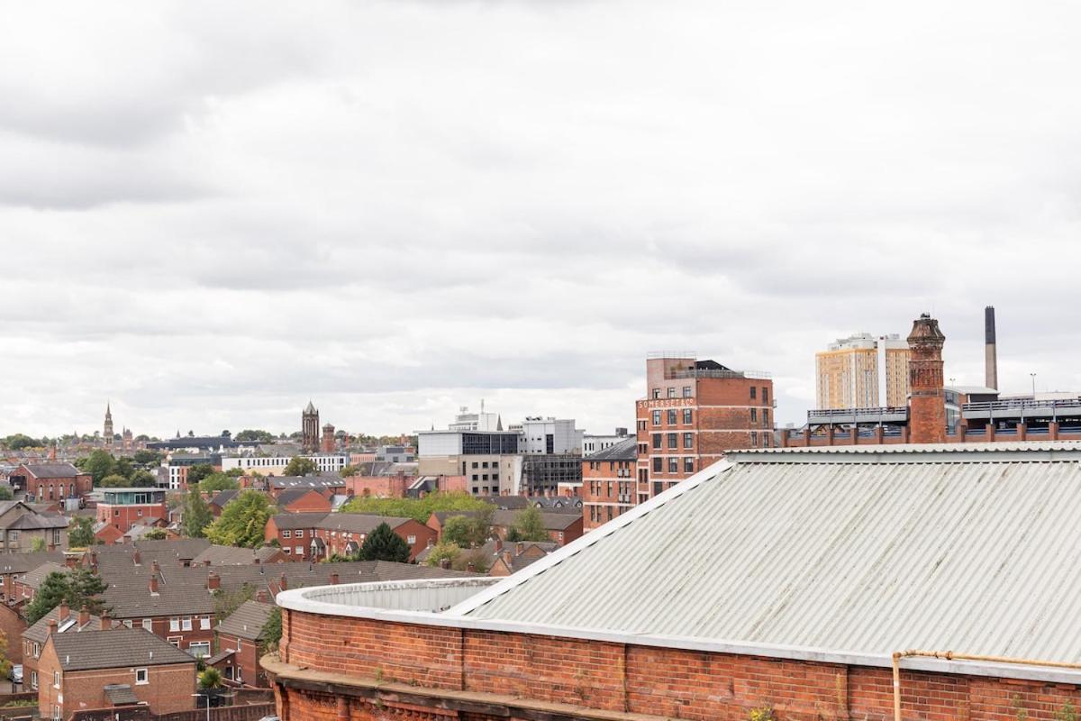 Modern 2 Bedroom, 2 Bathroom In Belfast, Sleeps 6 With Parking Included *
