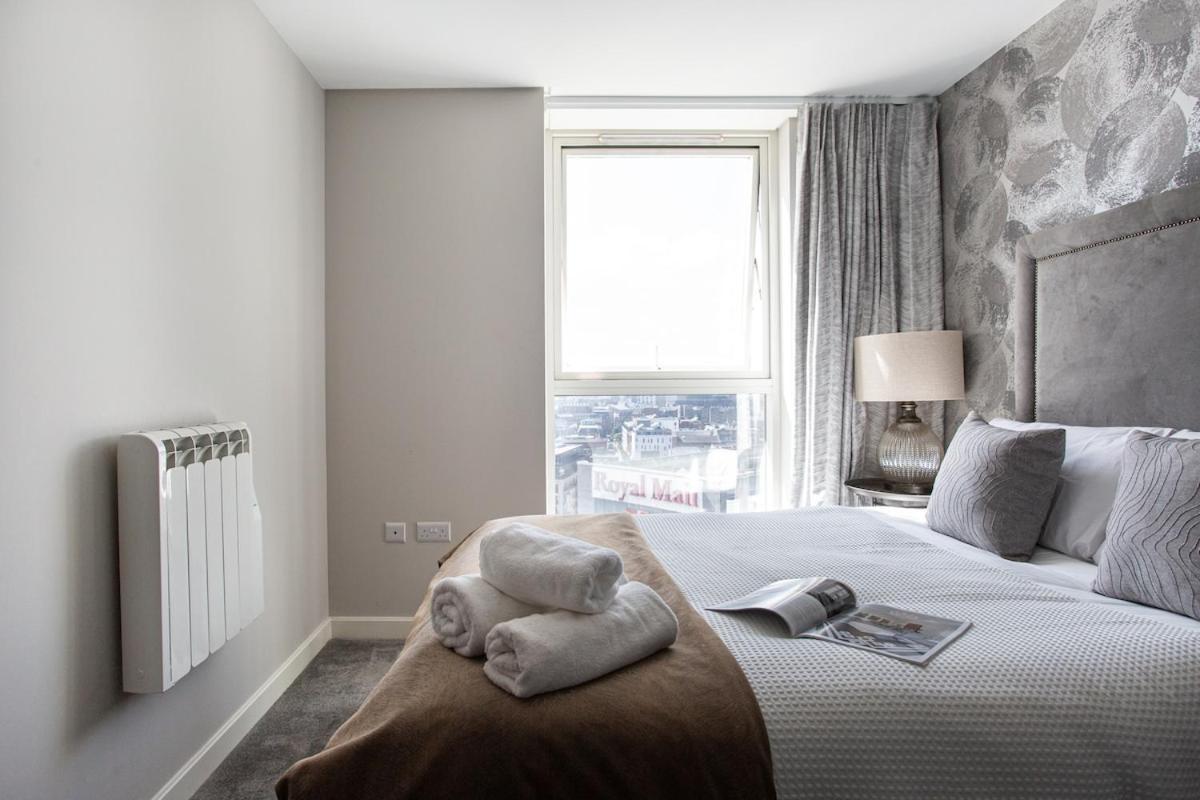 Apartment Exclusive High-floor With Breathtaking Titanic & Waterfront Views Sleeps 6 Belfast
