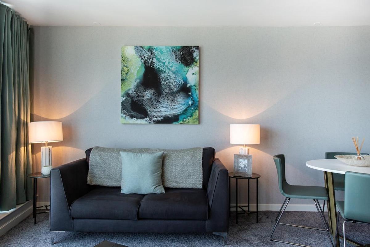 Exclusive High-floor With Breathtaking Titanic & Waterfront Views Sleeps 6 Apartment *