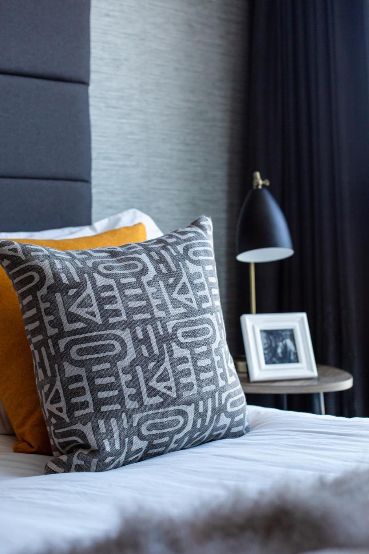 Apartment Exclusive High-floor With Breathtaking Titanic & Waterfront Views Sleeps 6 Belfast
