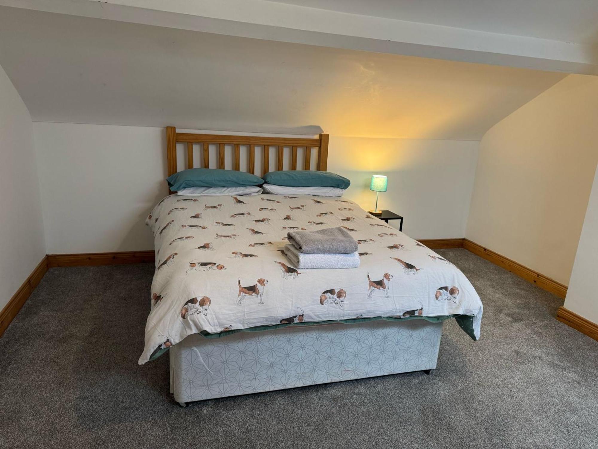 Lovely 2 Bedroom House Close To Centre *