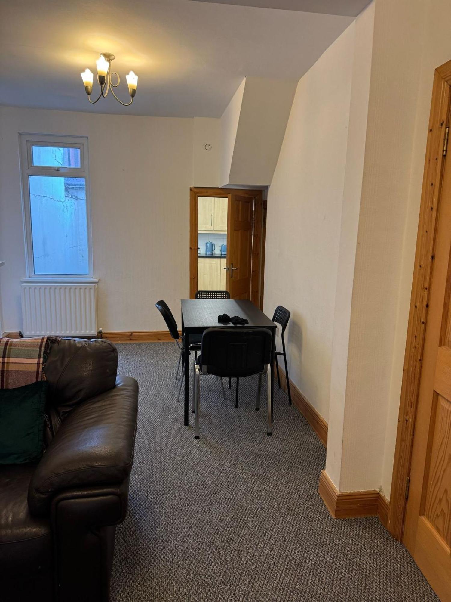 Lovely 2 Bedroom House Close To Centre Holiday home