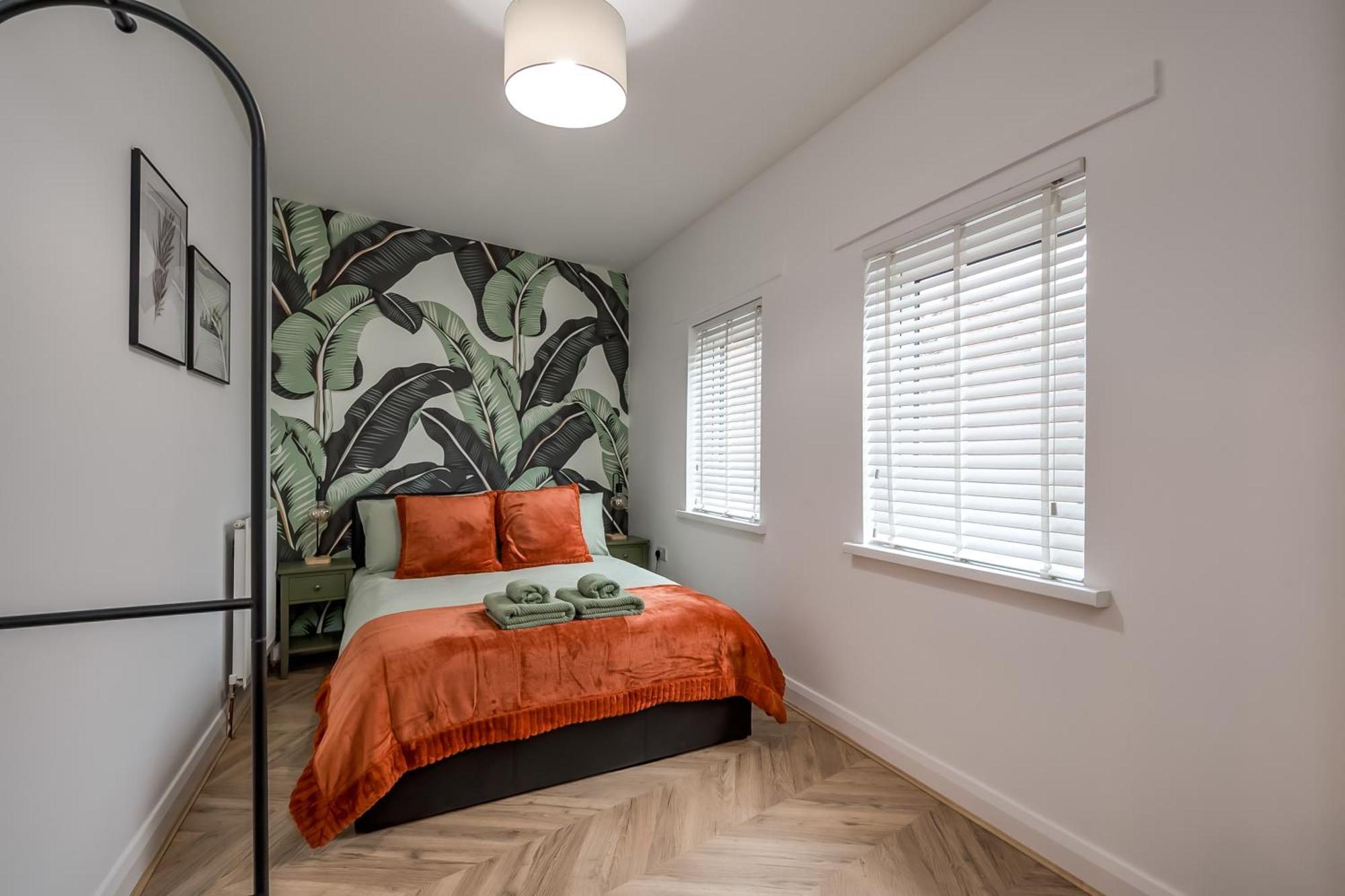 Stylish 2 Bedroom Apartment *