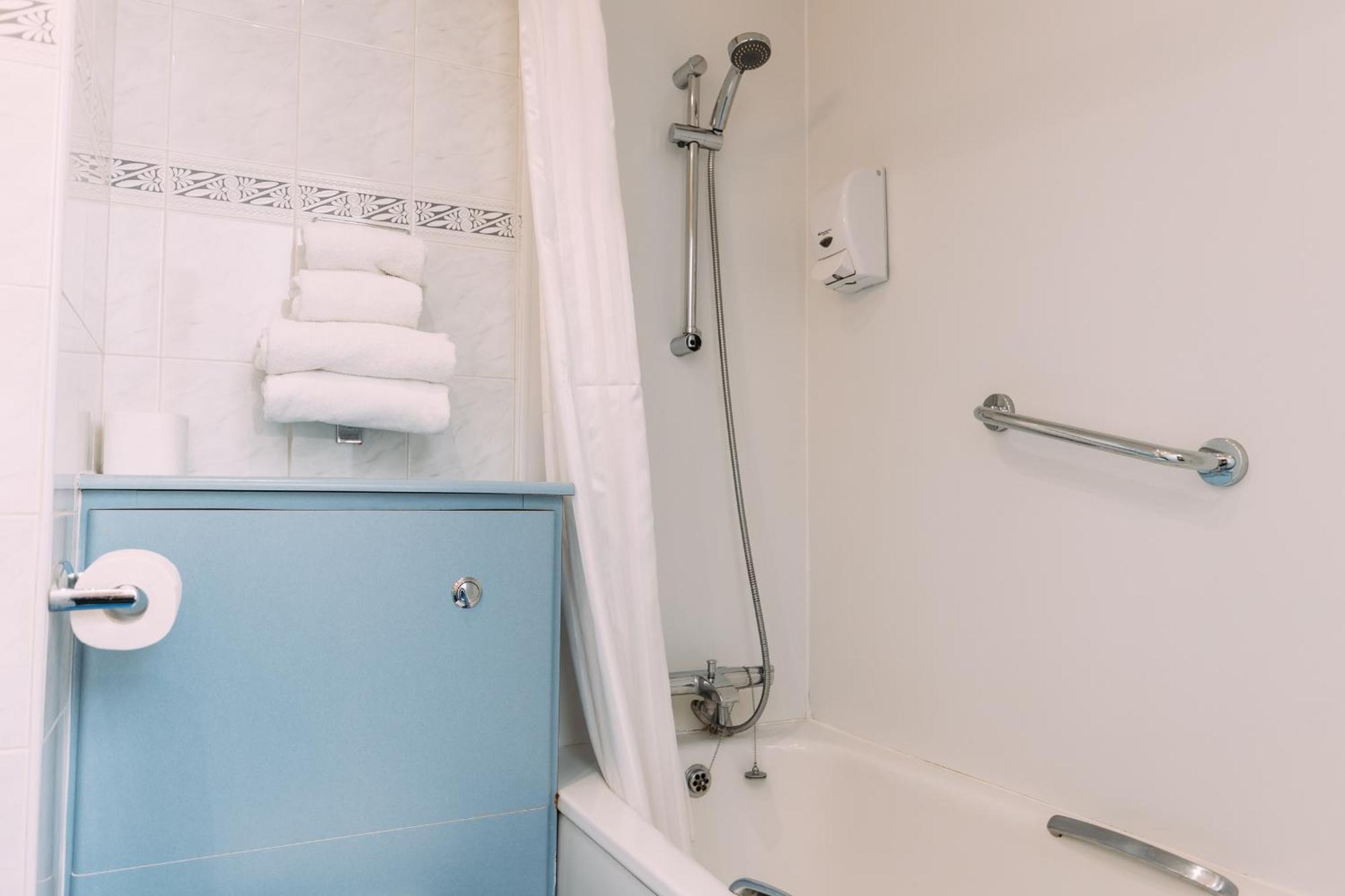 Travelodge Hotel 3*