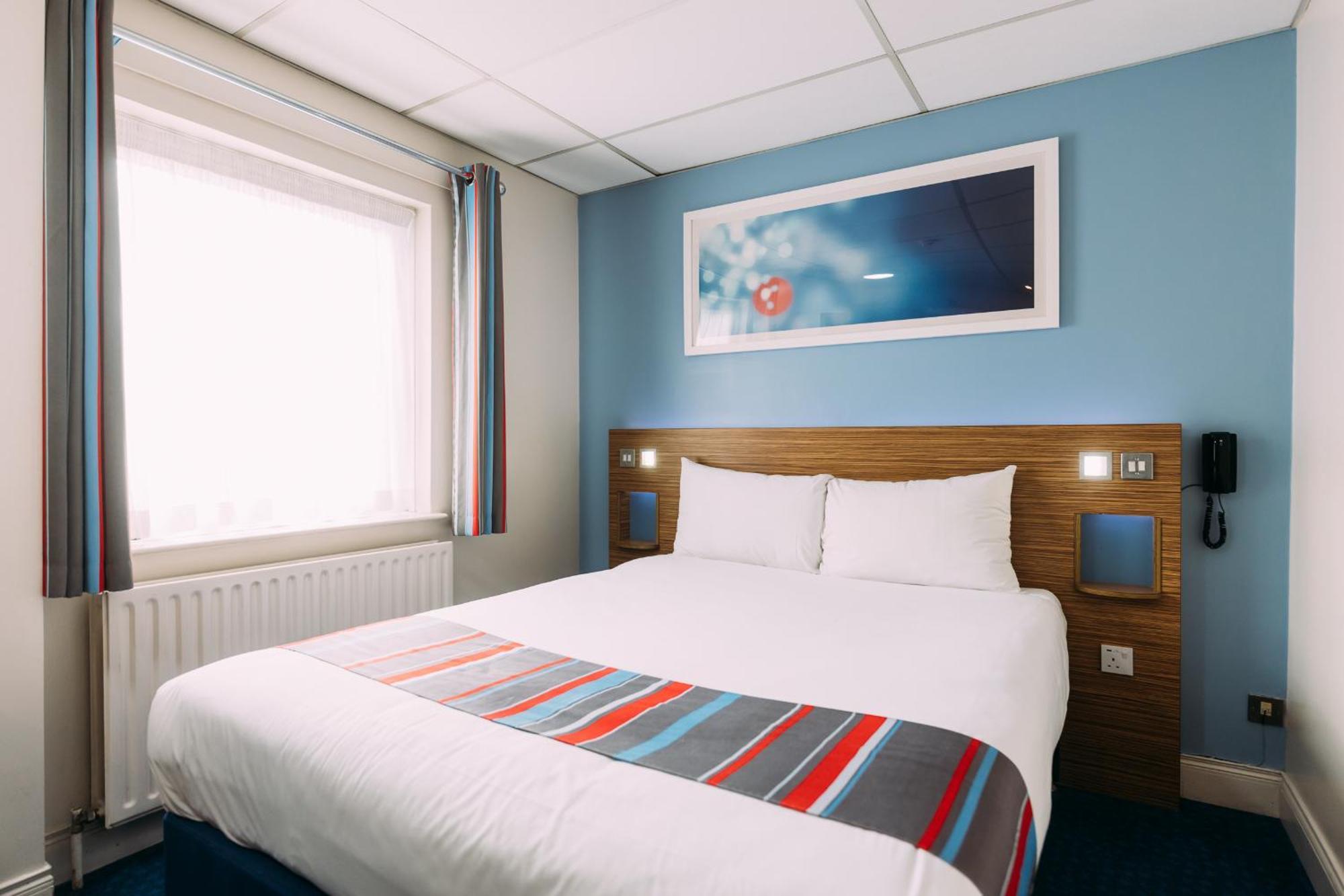 Travelodge Hotel 3*