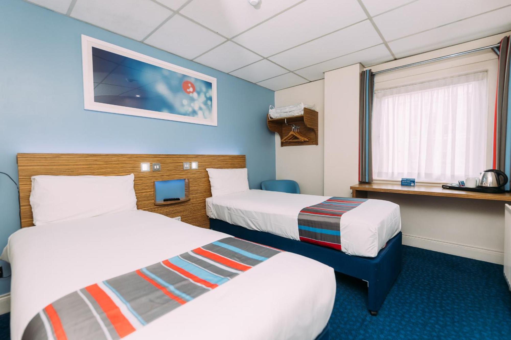 Travelodge 3*