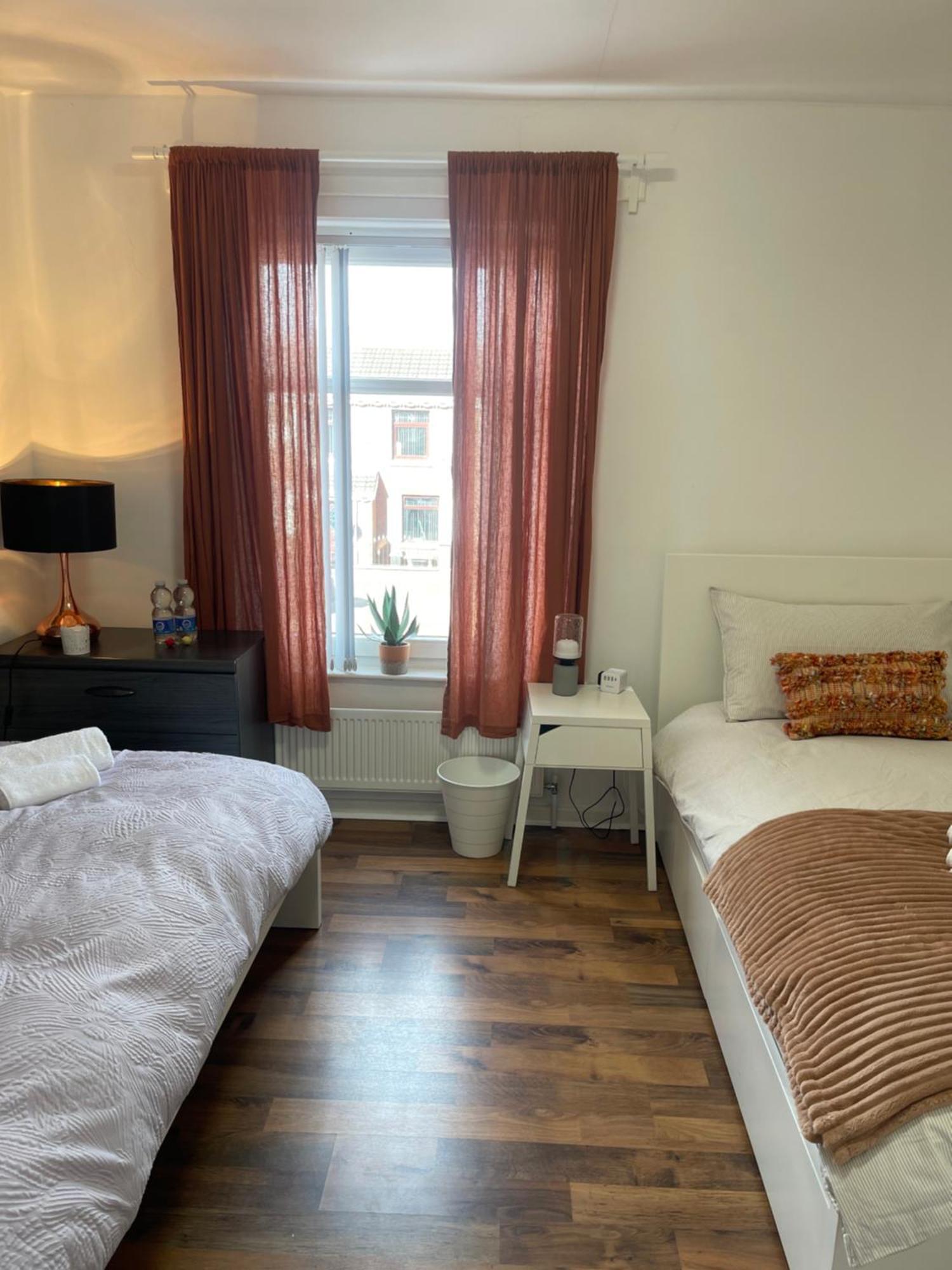 Grand Living 5 Minutes Walk From Grand Station