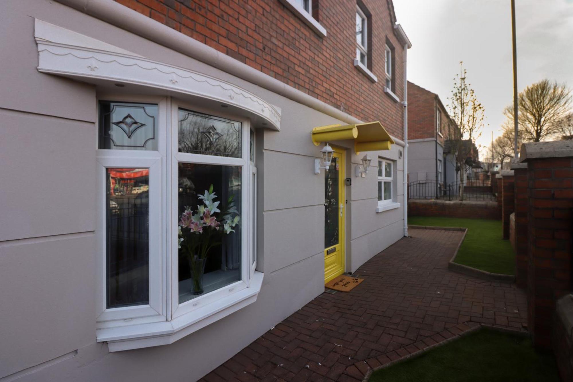 Villa Superb Large Bespoke 5 Star Detached Villa, Prime Location, *