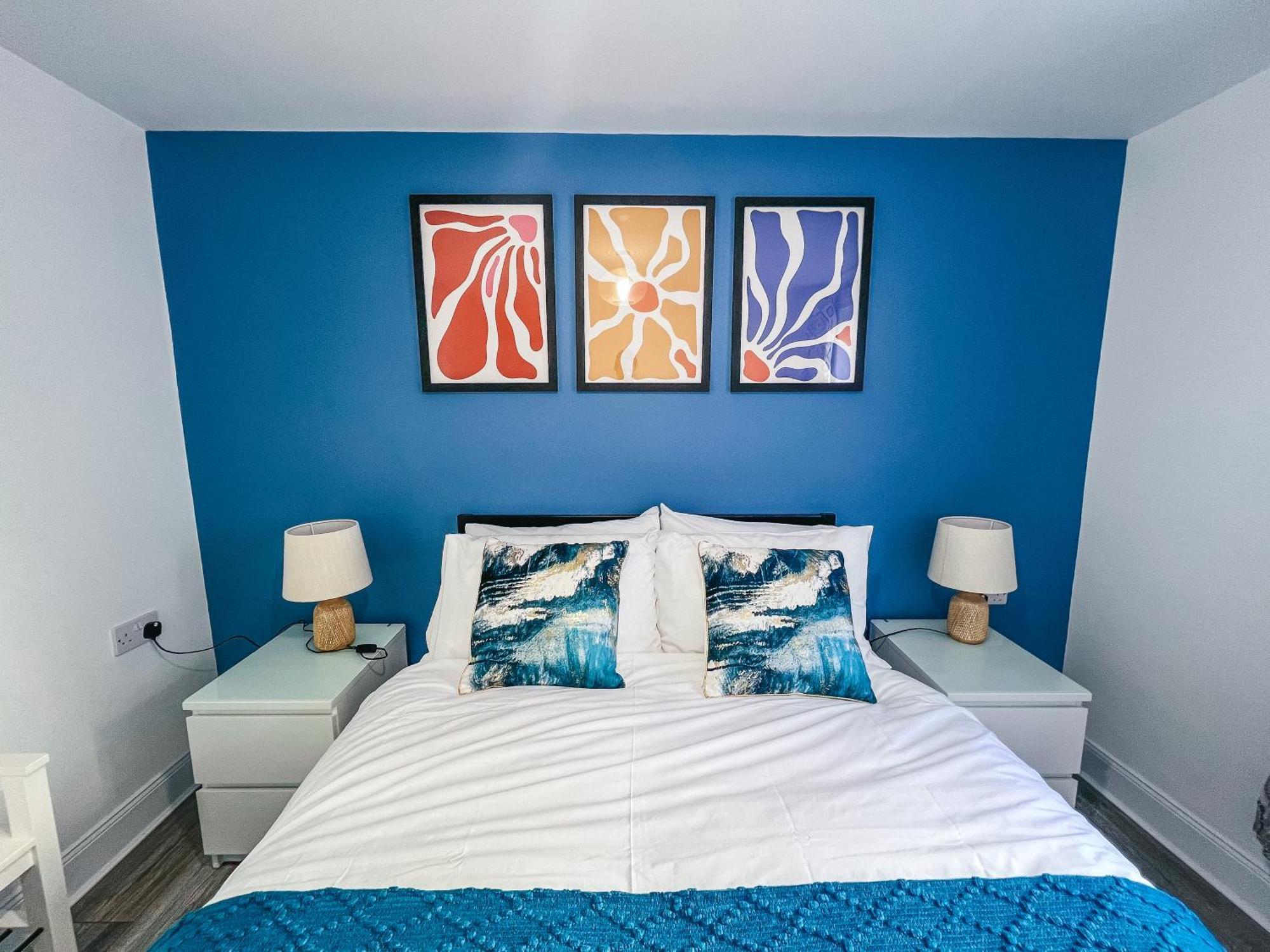 Flat 3 Bedroom, 2 Bathroom - Staybynumbers Apartment