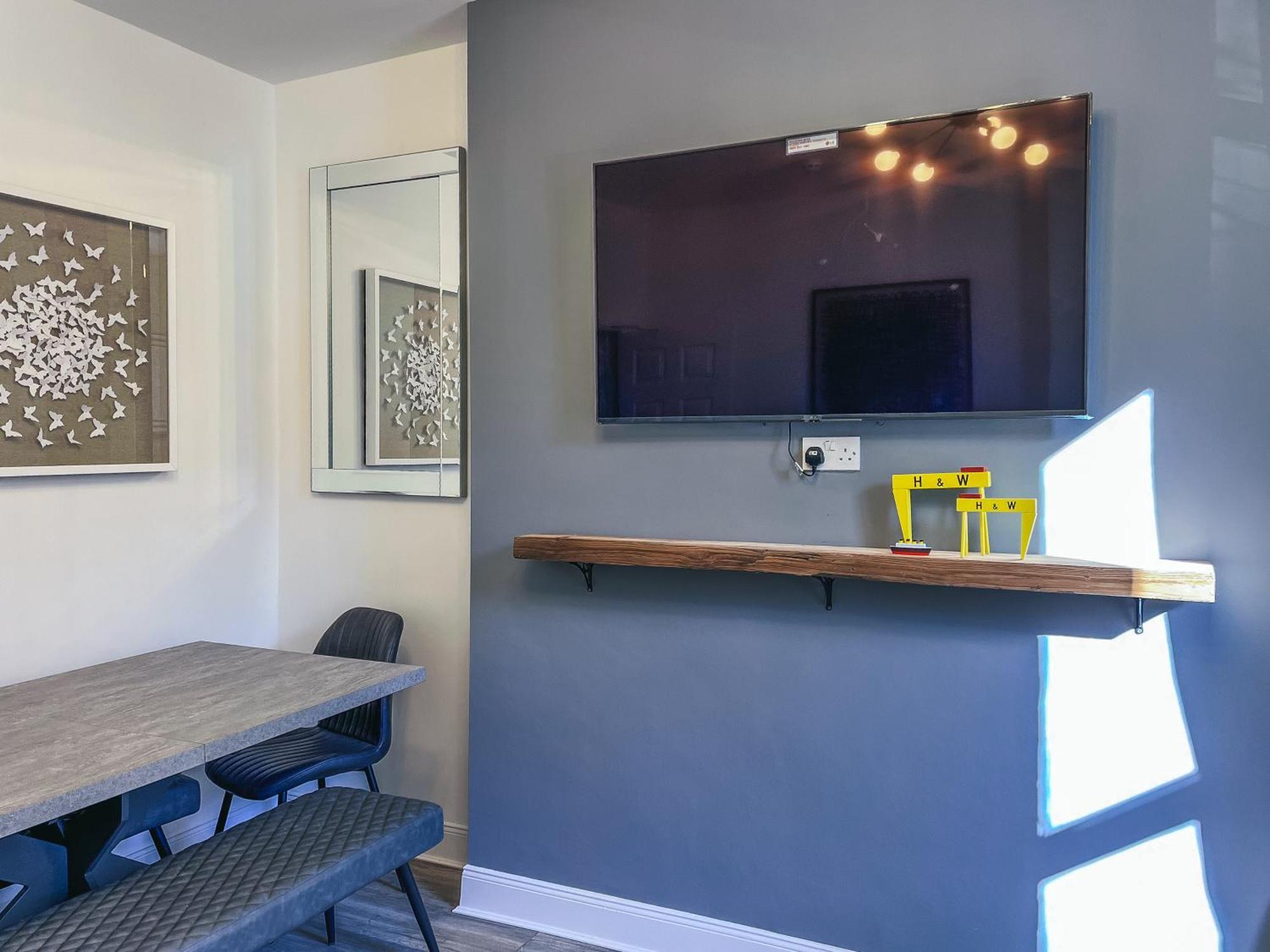 Apartment Flat 3 Bedroom, 2 Bathroom - Staybynumbers