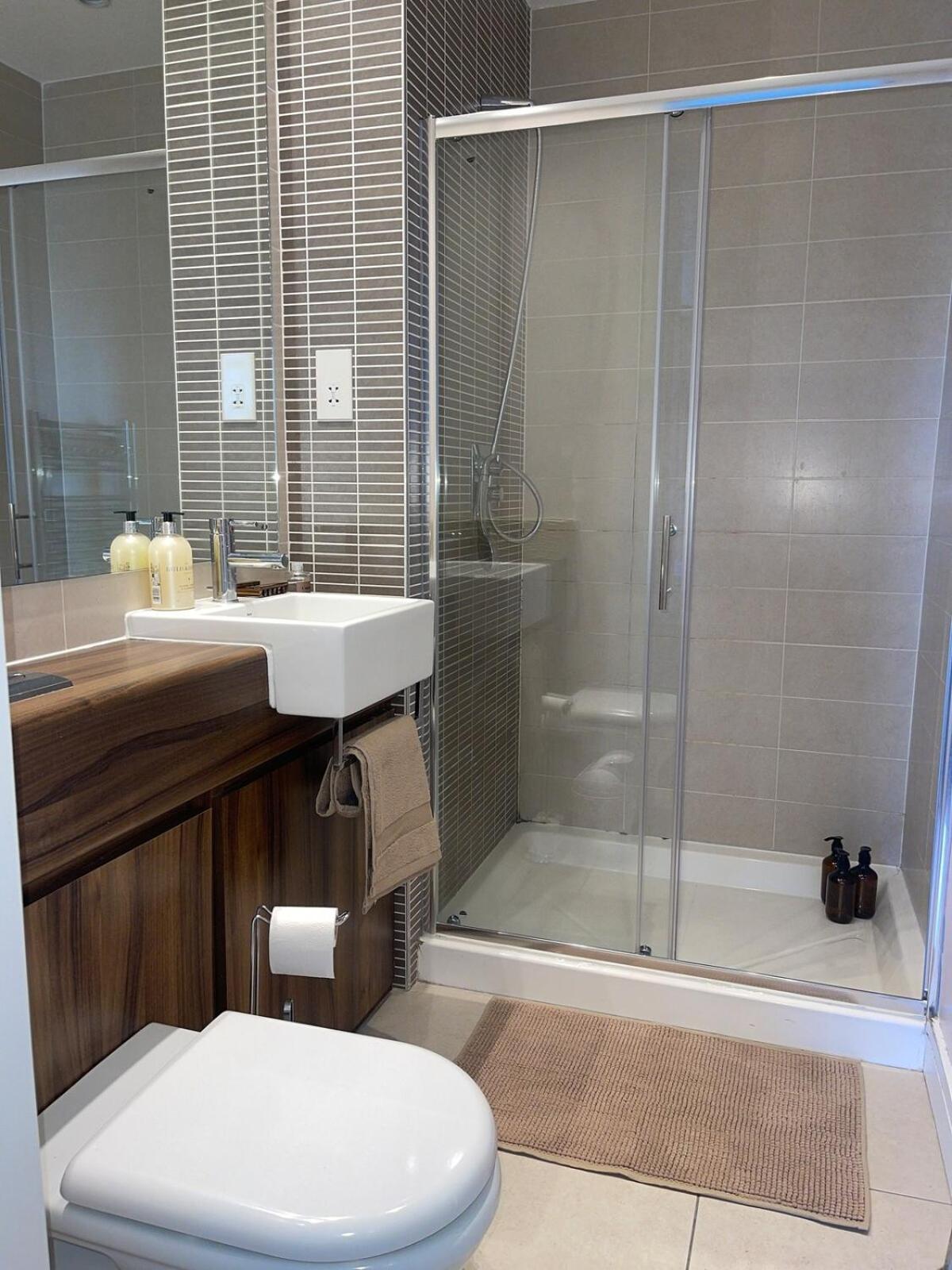 Titanic Quarter, Marina View Modern 2 Bedroom *