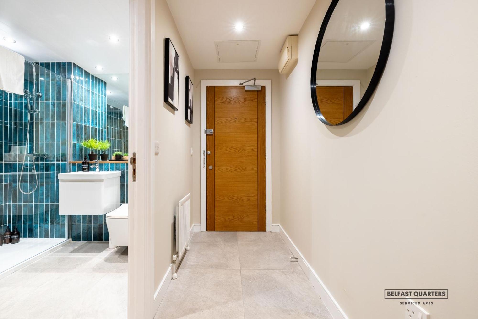 Quarters 3rd Floor Gem Apartment *