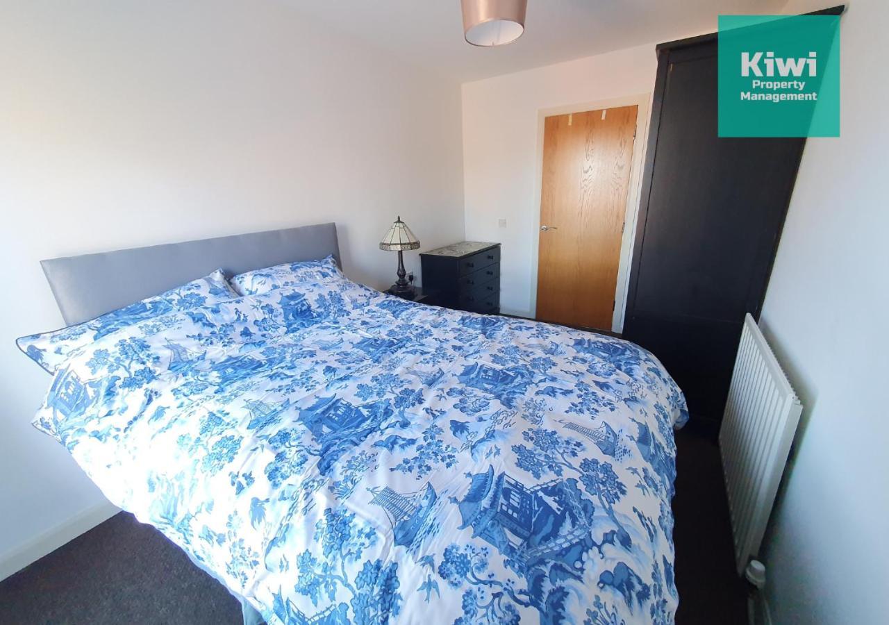 2 Bedroom - Spacious & Modern Apartment Belfast