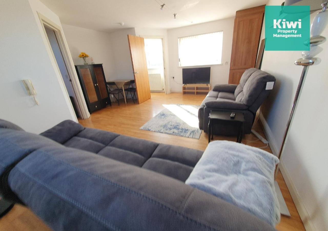 2 Bedroom - Spacious & Modern *