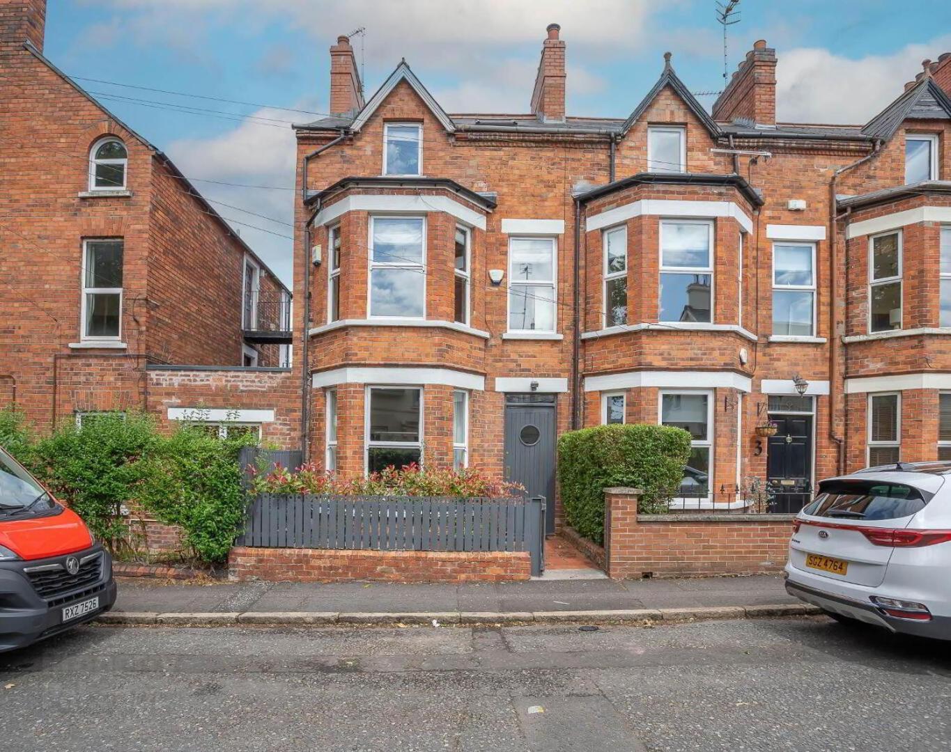 Holiday home Spacious 4br Victorian W/ Outdoor Terrace