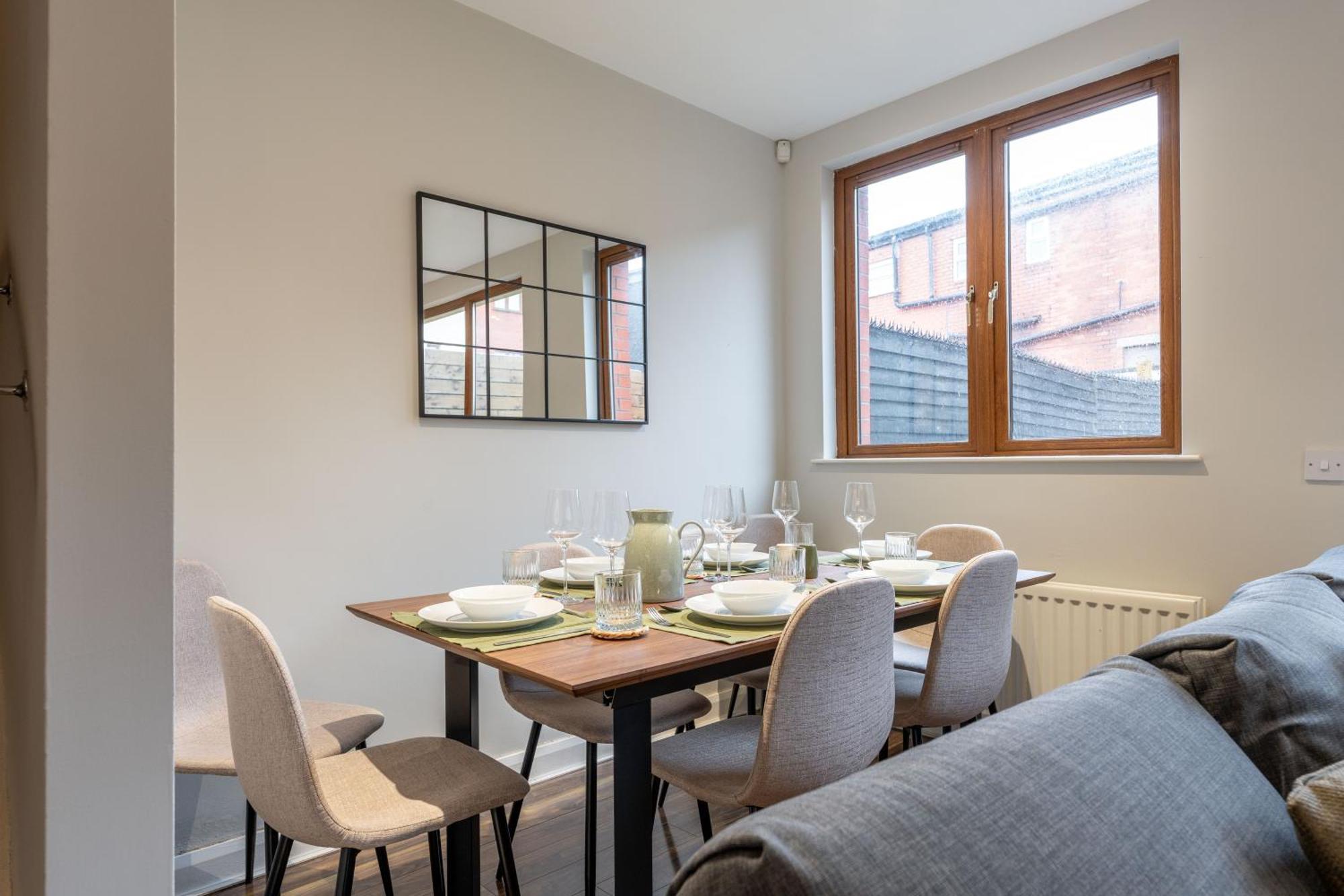 Grovefield Getaway * Belfast