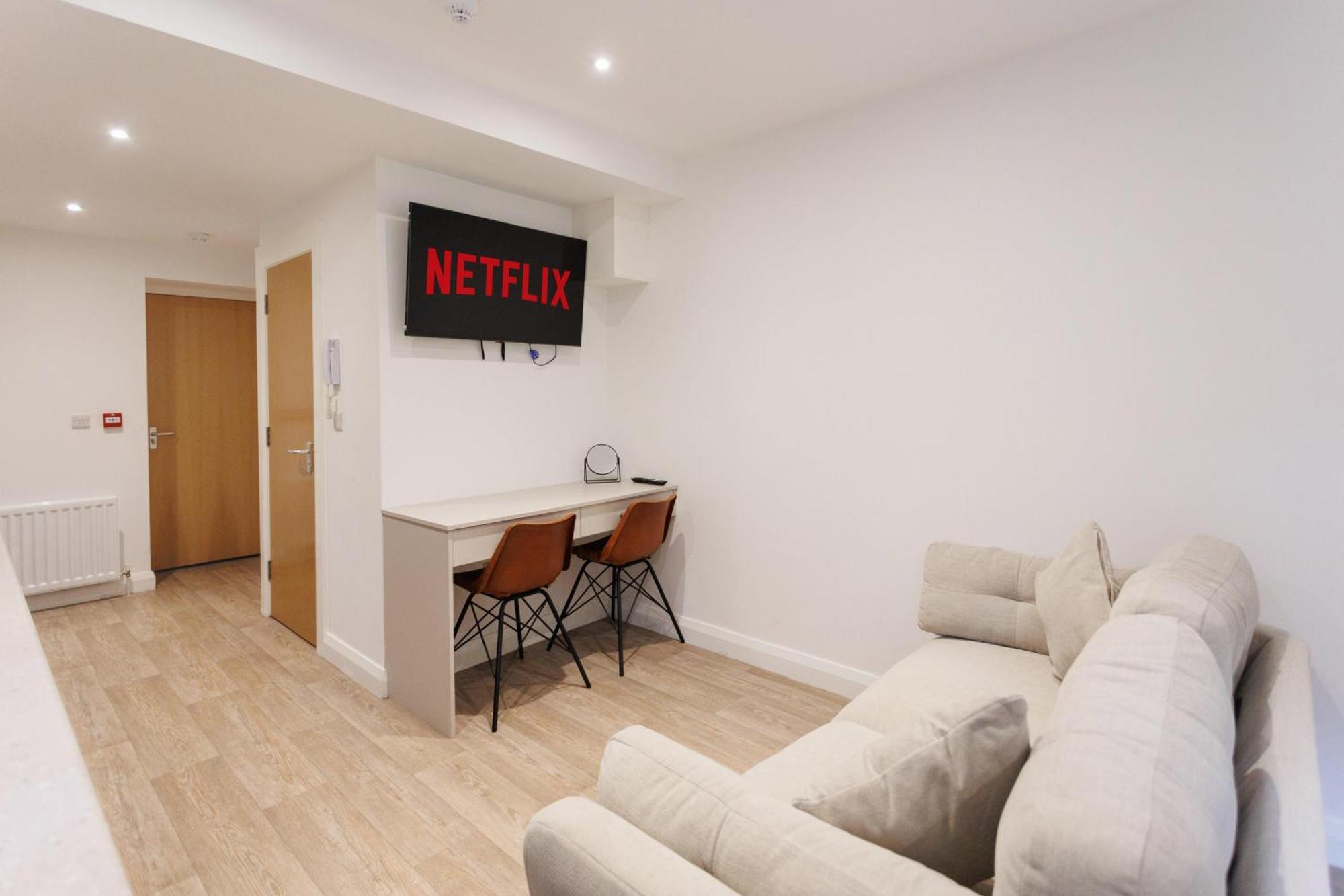 Modern 2 Bedroom In *