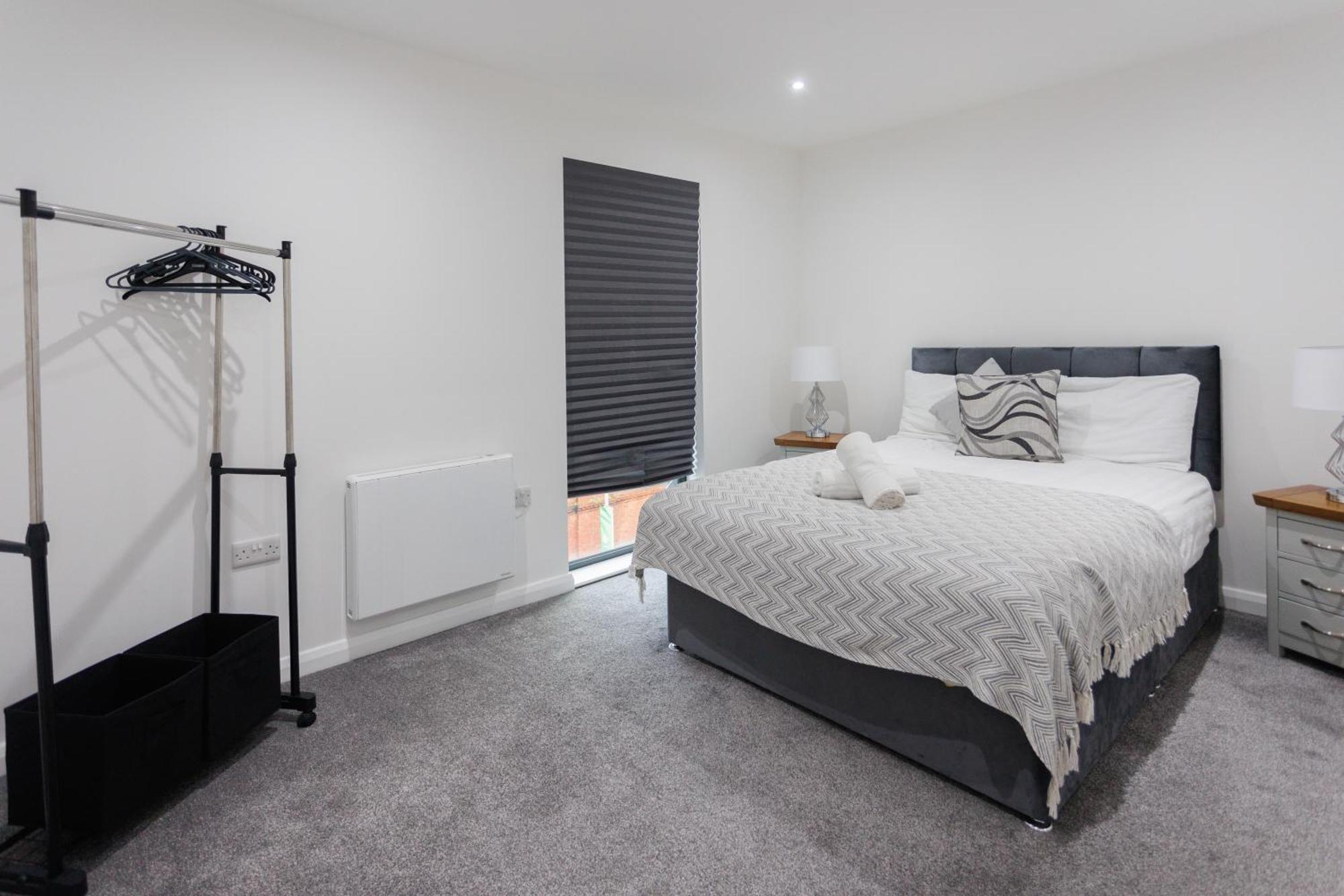 Apartment 3Br - 10 Mins Walk To Central Belfast With Terrace *