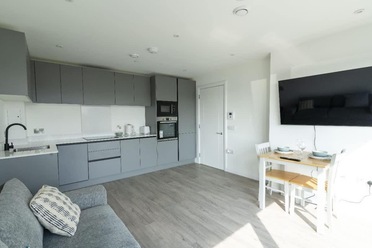 2 Bedroom Center Apartment