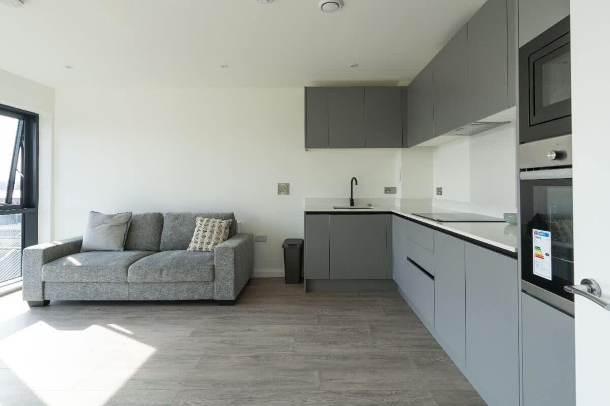 2 Bedroom Center Apartment