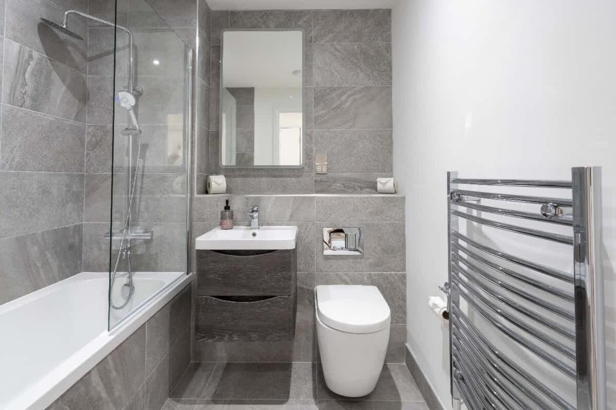2 Bedroom Center