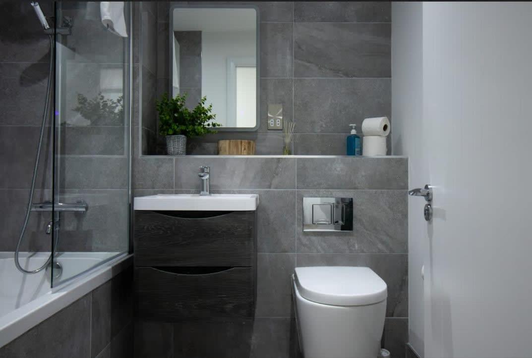 Modern 2 Bedroom In *