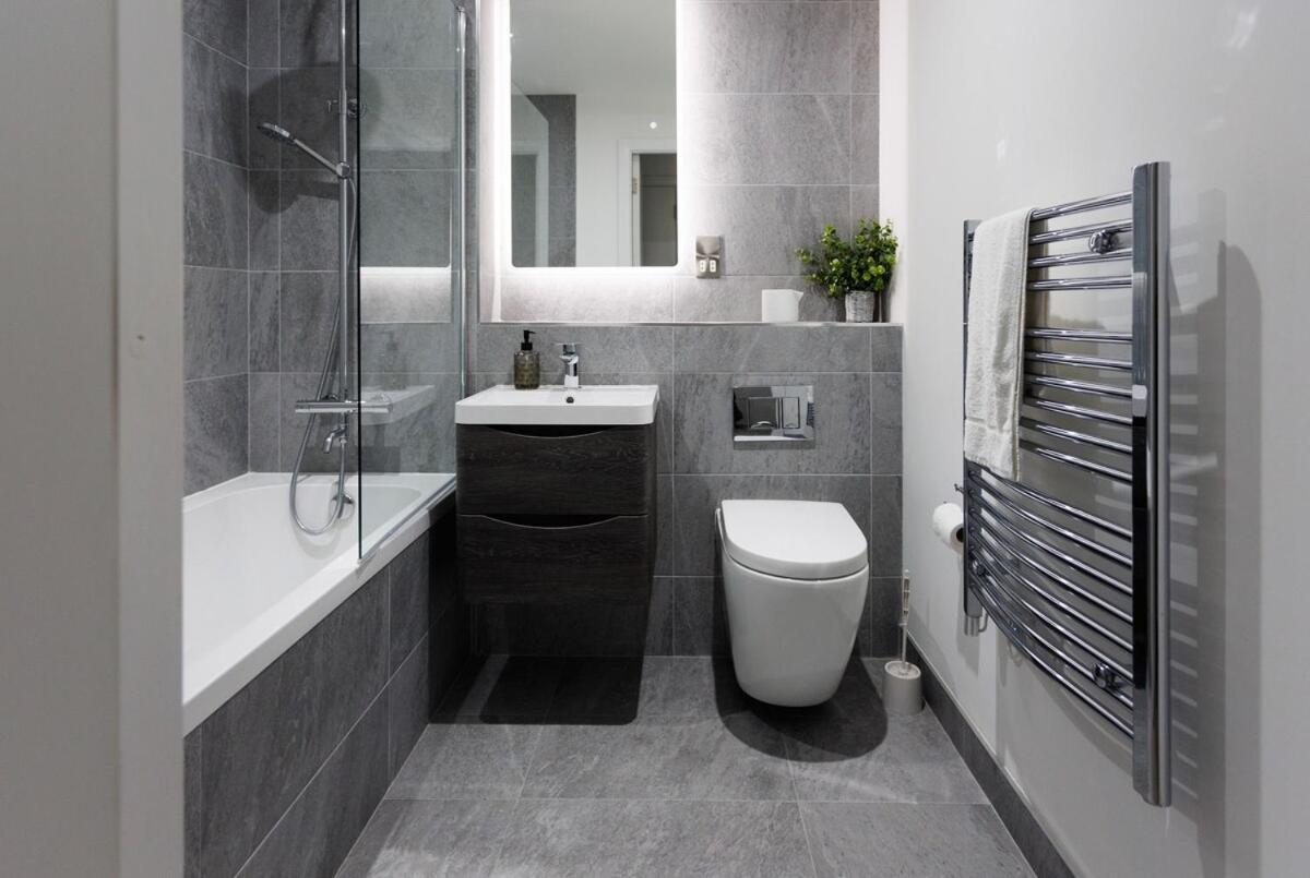 Modern 2 Bedroom In Apartment